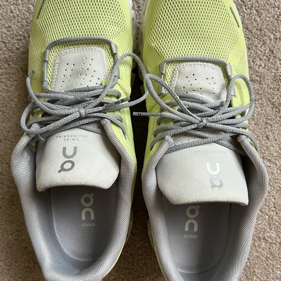 On Running Green and Gray Sneakers with Mesh Upper - Picture 1 of 6